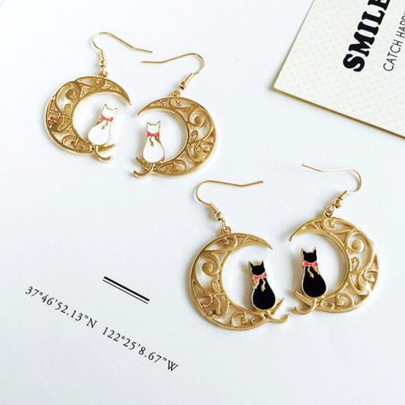 Exquisite Moon Cat Earrings - Black - Picture 6 of 10